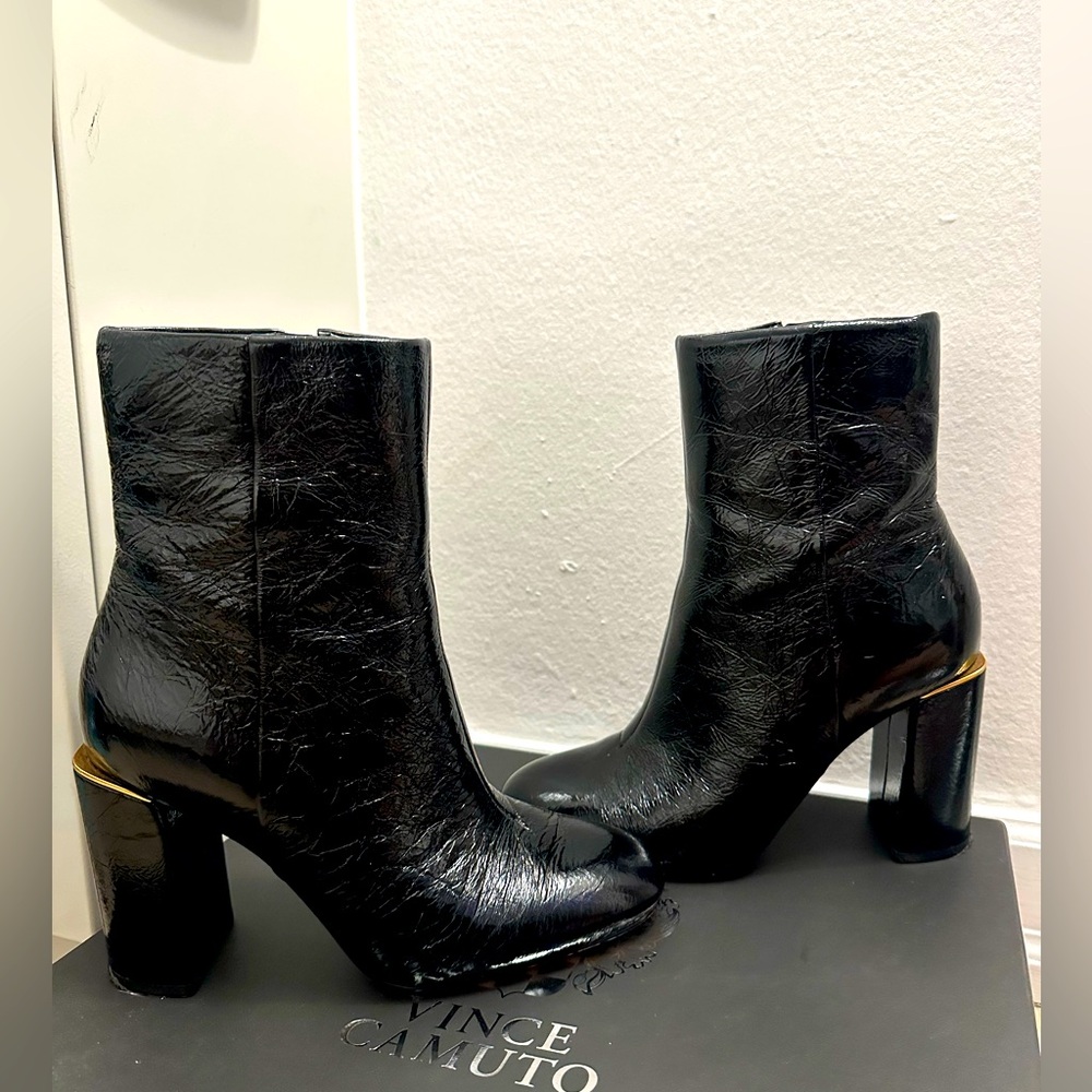 VINCE CAMUTO JORDYN BOOTIE